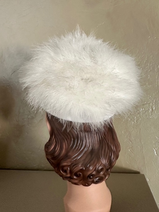 FLUFFY VINTAGE IVORY  COLOR MARABOU FEATHER TAM WITH STRETCH FABRIC HEADBAND main image 6